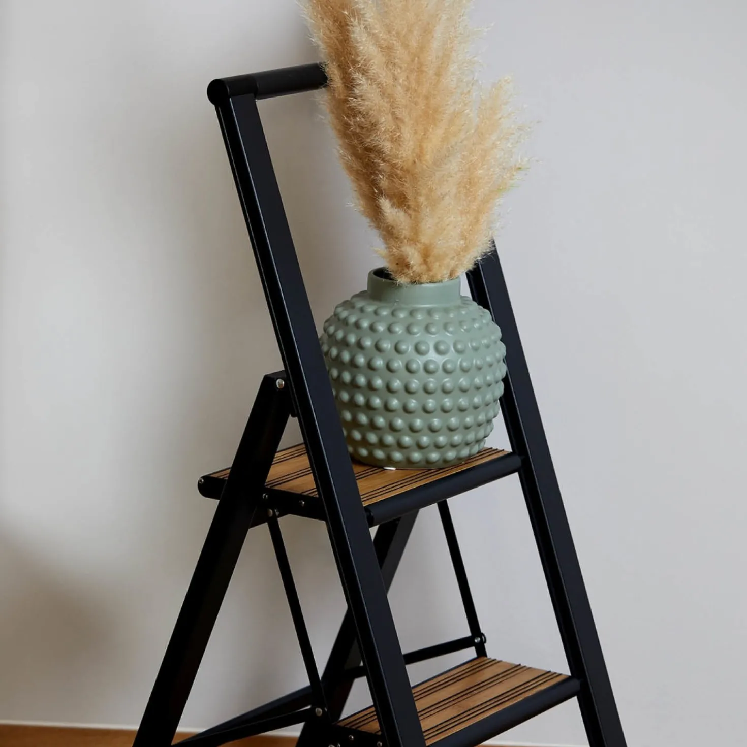 Alu-Design Klapptrittleiter 2-stufig Schwarz WENKO