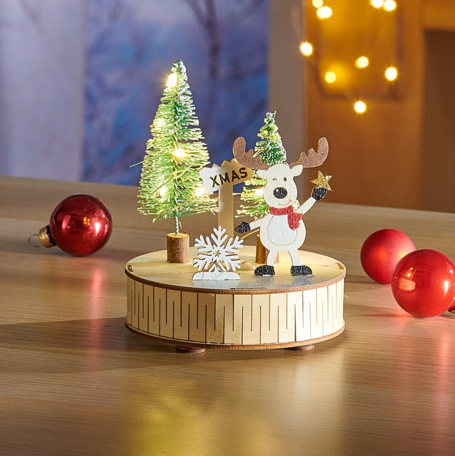 LED-Holzdeko "Weihnachtshund"
