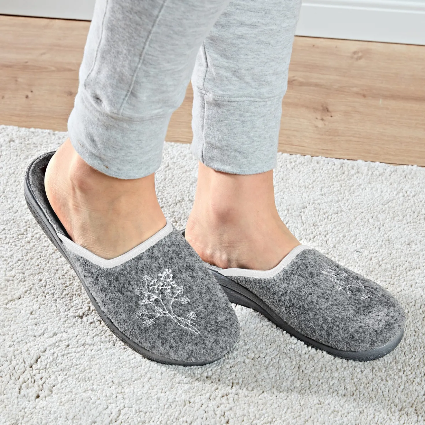 Pantoffel "Cara" dunkelgrau