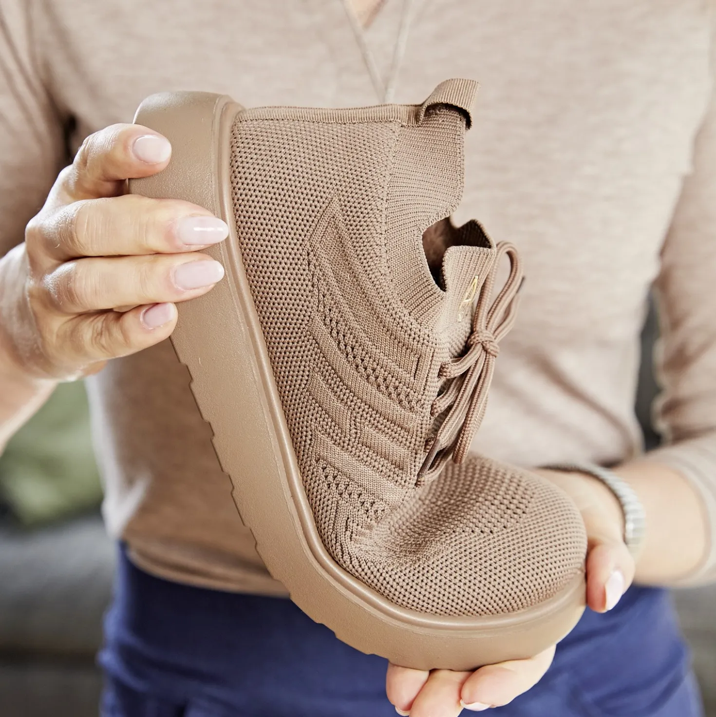 Sneaker "Barbara" in Strickoptik taupe Amélie di Santi