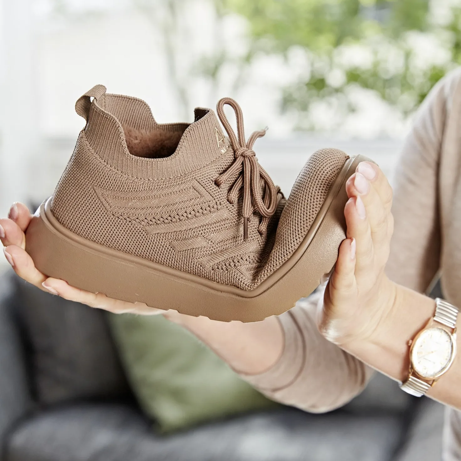 Sneaker "Barbara" in Strickoptik taupe Amélie di Santi