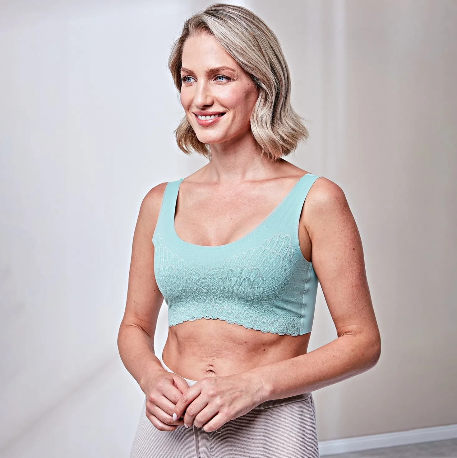 Spitzen-BH nahtlos grün + haut + rose 3er-Set