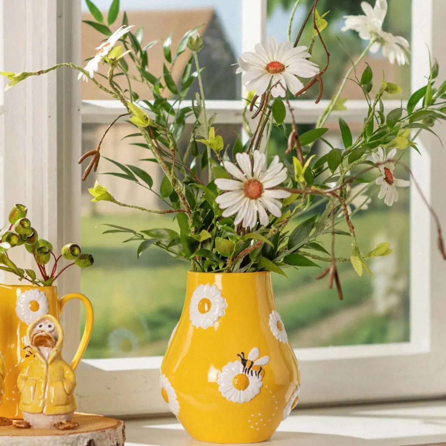 Vase "Blumen & Bienen" aus Steingut Gelb