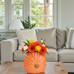 Vase in Blütenform aus Keramik Apricot