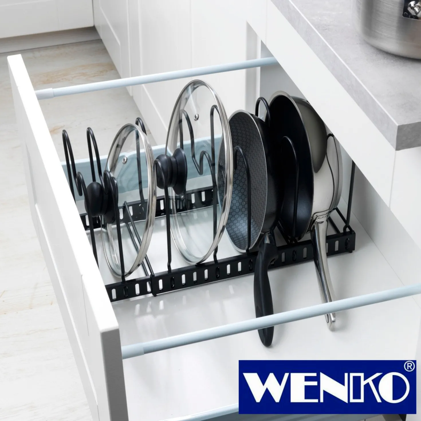 WENKO Deckel- und Pfannenhalter, ausziehbarer Geschirrständer für Deckel und Pfannen